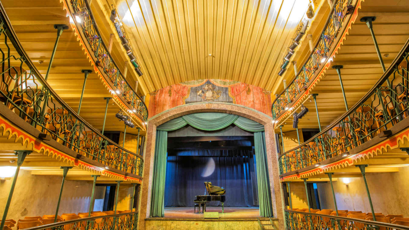 hall, balcony, piano, Brazil, scene, Minas Gerais, Ouro Preto, municipal theatre