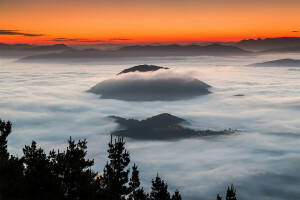 Aramayo, país Vasco, nubes, resplandor, luces, montañas, España