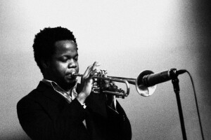 Ambrose Akinmusire, jazz-, jazzmuzikant, microfoon, Muziek, musicus, pijp, trompetter