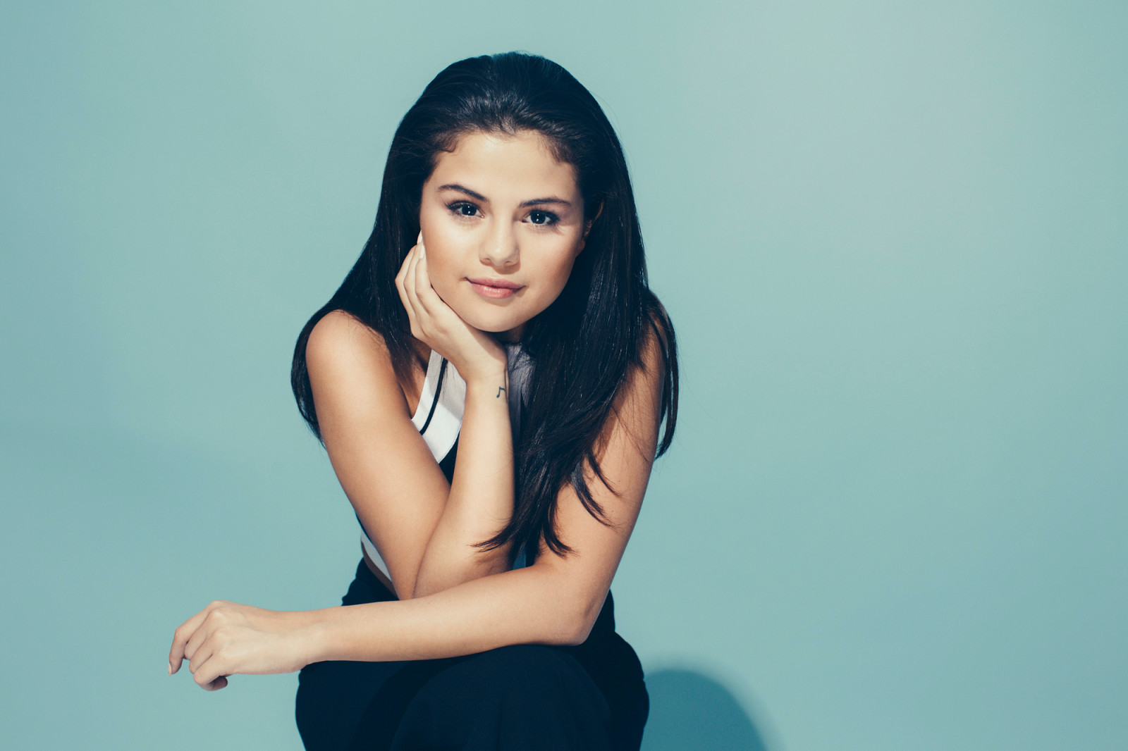 uite, fundal, brunetă, cântăreaţă, actriţă, Selena Gomez, iHeartRadio