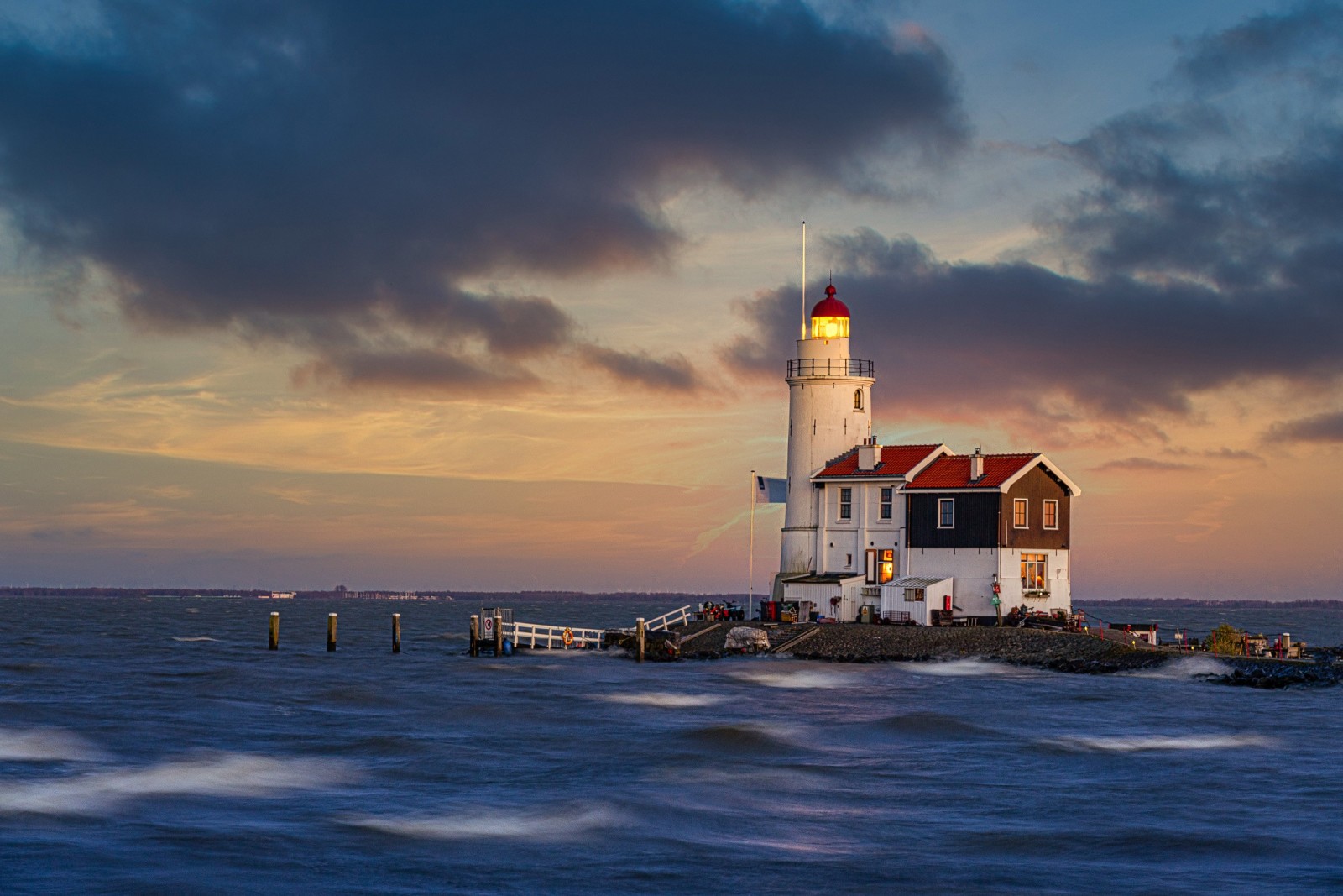 el cielo, lago, Faro, agua, Países Bajos, Marken, El IJsselmeer, Faro de Paard van Marken