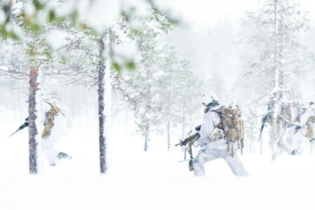 Army, Soldater, våben