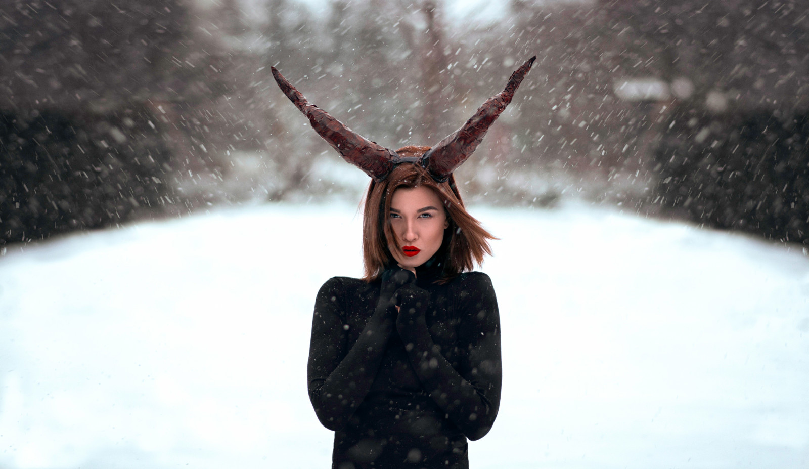 neige, maquillage, cornes, Simona, Katie Sendza