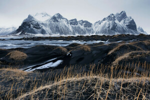 sable noir, herbe, Islande, montagnes, Stockksness, Le ciel, Vestrahorn