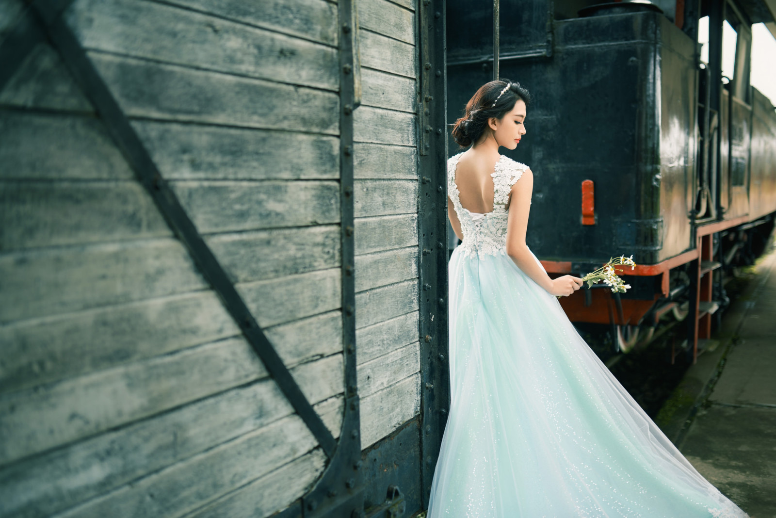 fille, fleurs, train