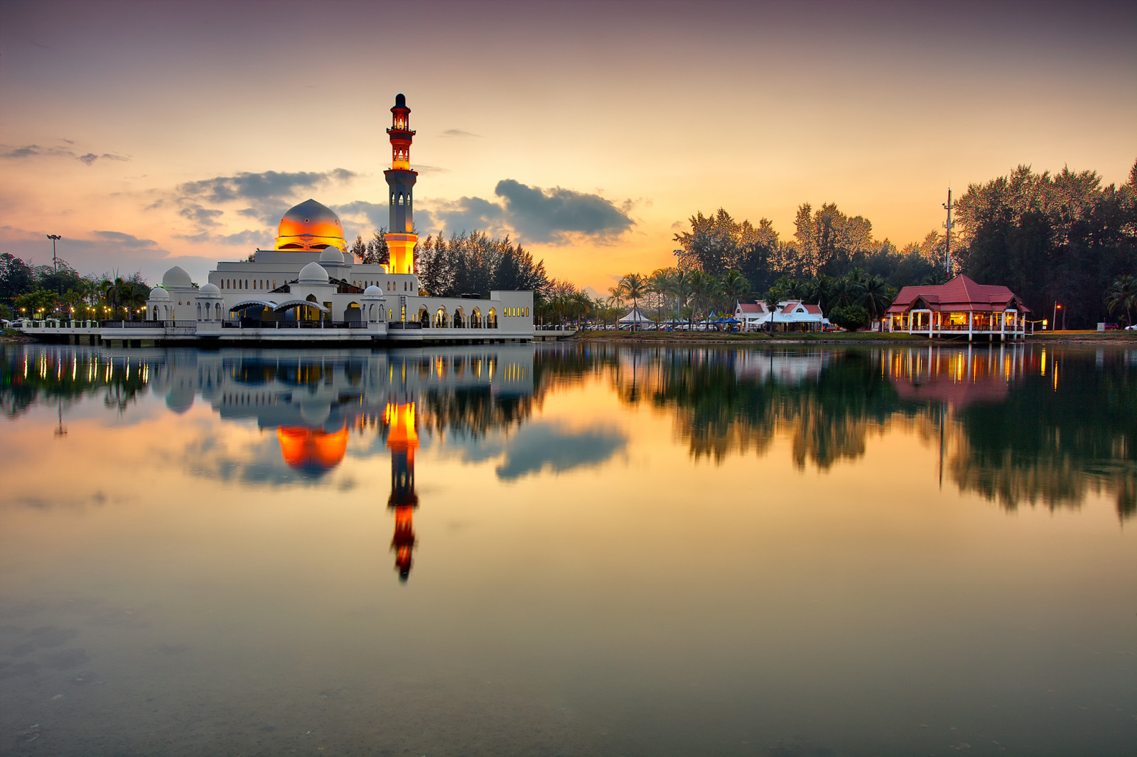 o céu, a noite, lago, pôr do sol, árvores, luzes, mesquita, o minarete