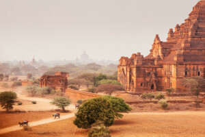 Bagan, droog, Stof, Paardenkar, Myanmar, Foto van Dhammayangyi-tempel, weg, tempels