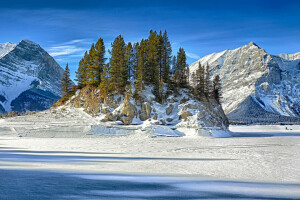 les pêcheurs, la glace, île, Lac, montagnes, Roche, neige, Le ciel