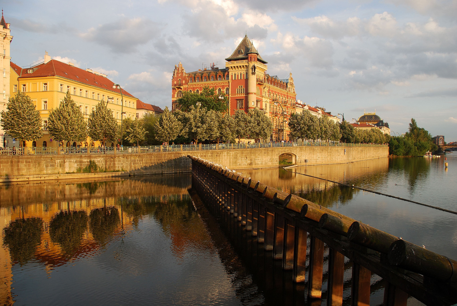 Le ciel, rivière, des nuages, Accueil, promenade, Prague, République Tchèque, Palais