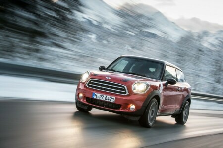 In motion, lights, Machine, Mini, Paceman, red, The front