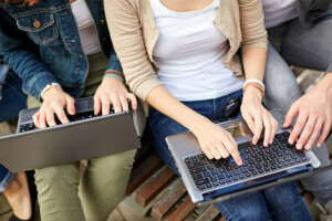 Finger, Gruppe, Laptop, Notizbuch