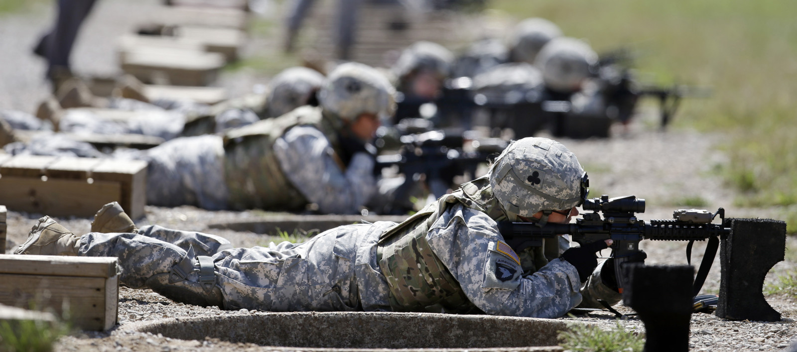 pose, formation, Soldats, fusils