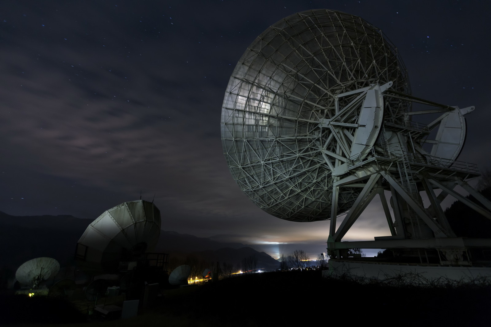 antecedentes, noche, antena