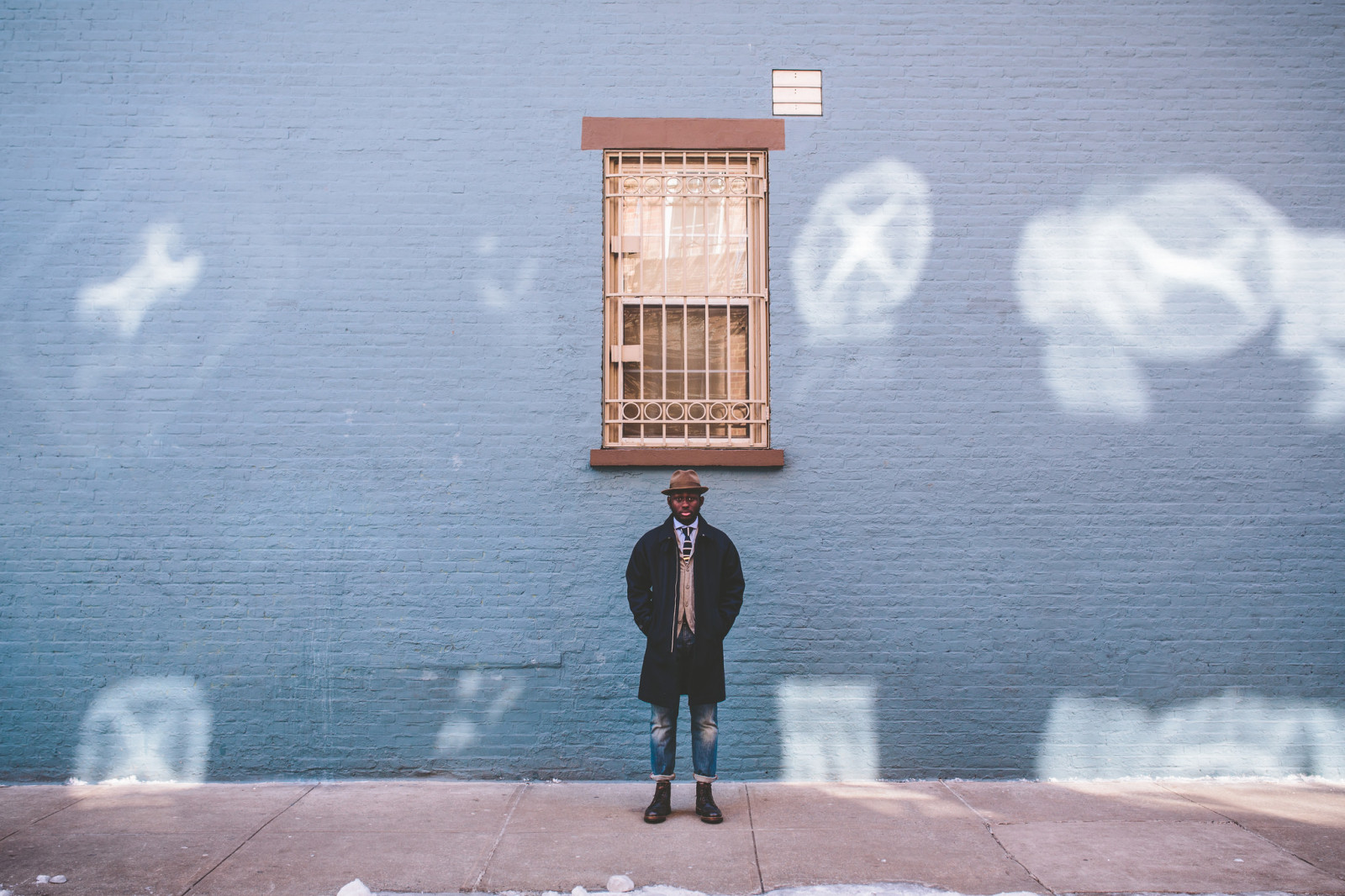 wall, jeans, hat, lips, window, male, boots, coat