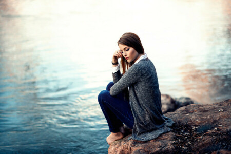 Alessandro Di Cicco, barefoot, girl, stone, Time to think, water