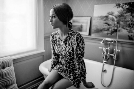 actrice, Alicia Vikander, bad, zwart en wit, jurk, kapsel, portier, Tom Craig