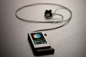 AK-240, Astell & Kern, Spiller