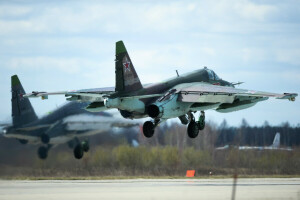 „Bástya”, páncélozott, Támadás, Su-25, szubszonikus