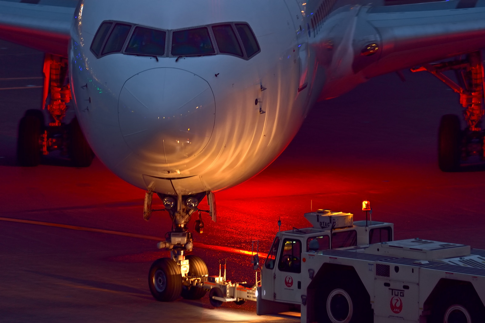 nacht, het vliegtuig, luchtvliegtuig, luchthaven