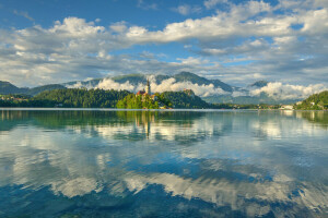 Île de Bled, des nuages, Lac saigné, miroir, montagnes, réflexion, Slovénie, Les Alpes juliennes