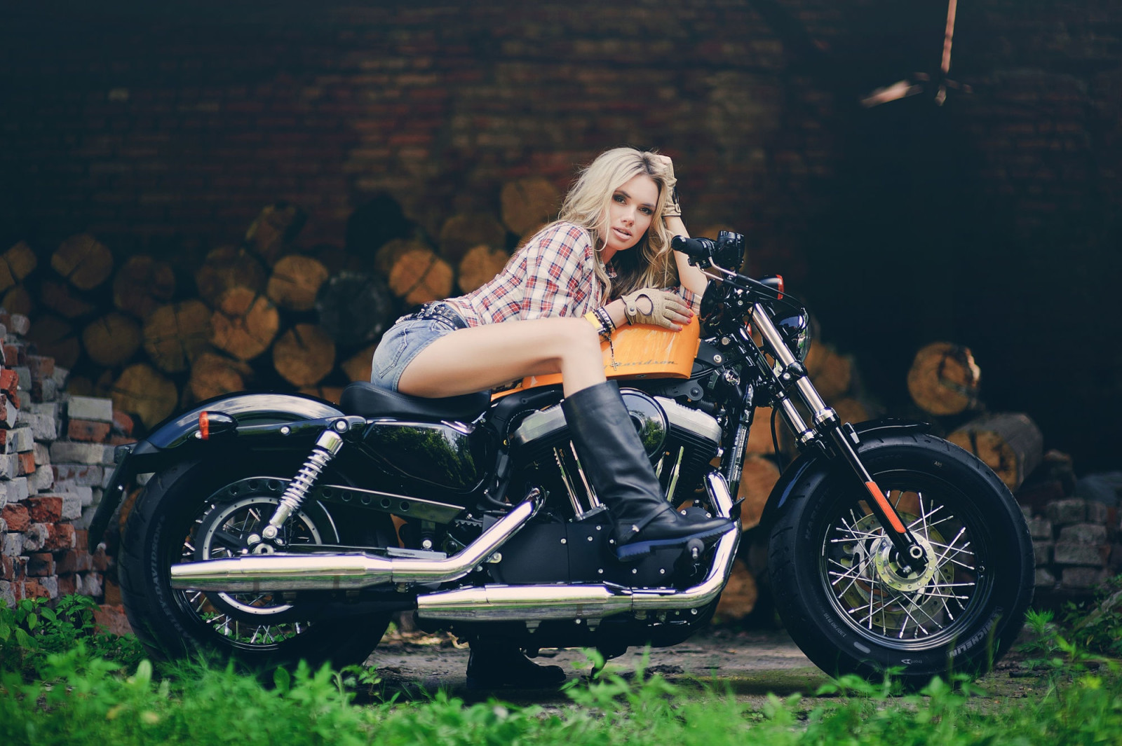 fille, photo, bottes, bicyclette, Harley Davidson, Harley, Maxim Gurtovoy