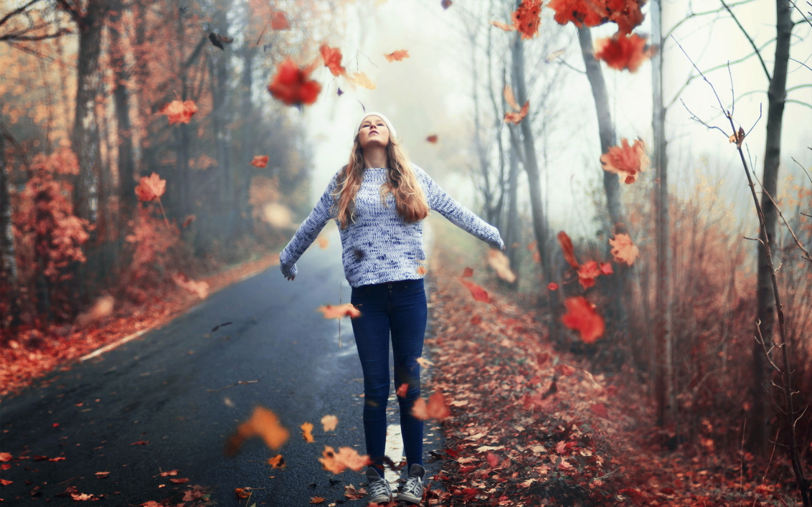 otoño, niña, la carretera