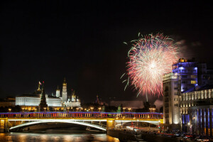 Мост, Москва, ночь, река, Россия, салют, Кремлин