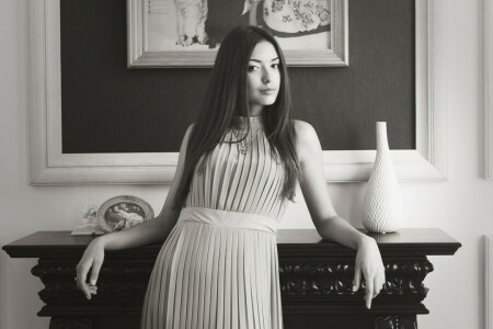 b/W .fireplace, girl, Julia Sariy, look, photographer, pose