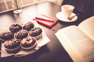 libro, desayuno, pasteles, taza, magdalenas, jarra