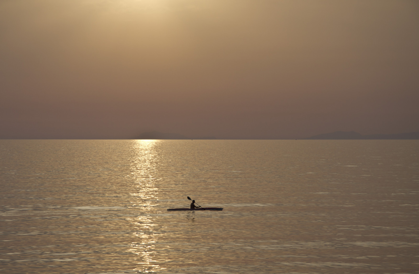 λίμνη, Νύχτα, σκάφος