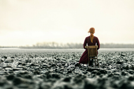 Ackerland, Stuhl, Mädchen, Inna Mosina, Schnee