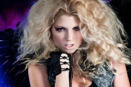 Caitlin Hixx, gloves, hair