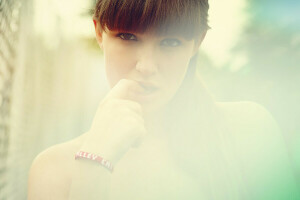 Bernie, brown hair, eyes, girl, look, model, photographer, Simon Bolz